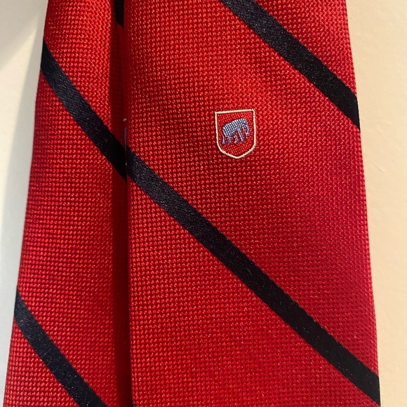 Banana Republic men’s necktie – red with navy stripes - Picture 2 of 2